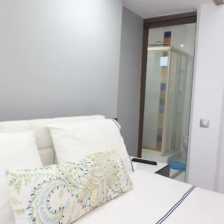 펜션 Garden 아피토스